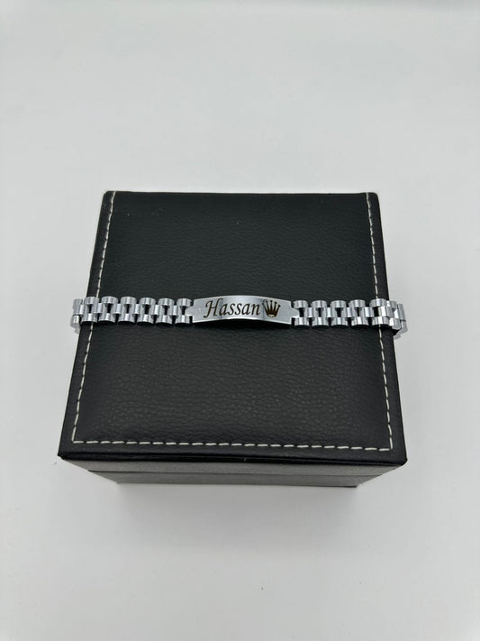 Ingraved name braclete